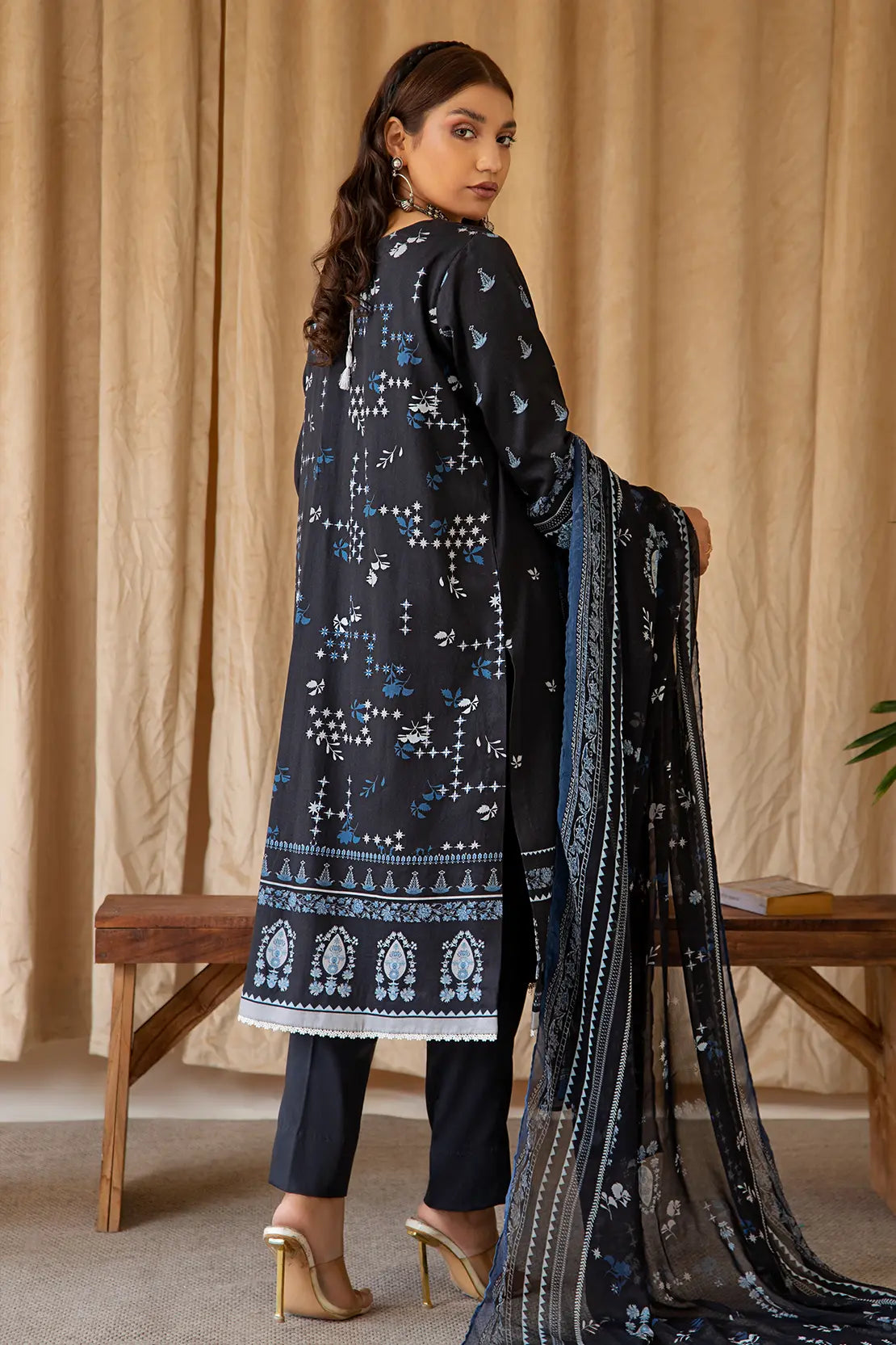 3 Piece – Luxury Printed Cotton Satin – 8236