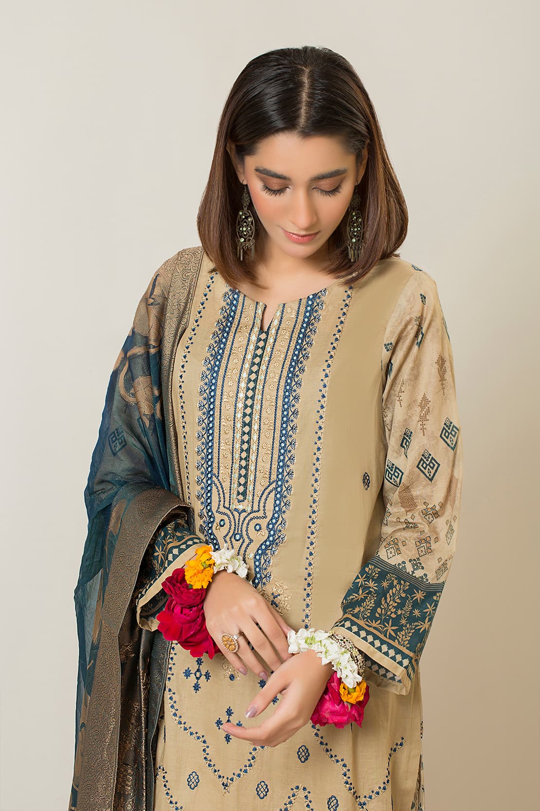 3 Piece – Embroidered Lawn – 7348
