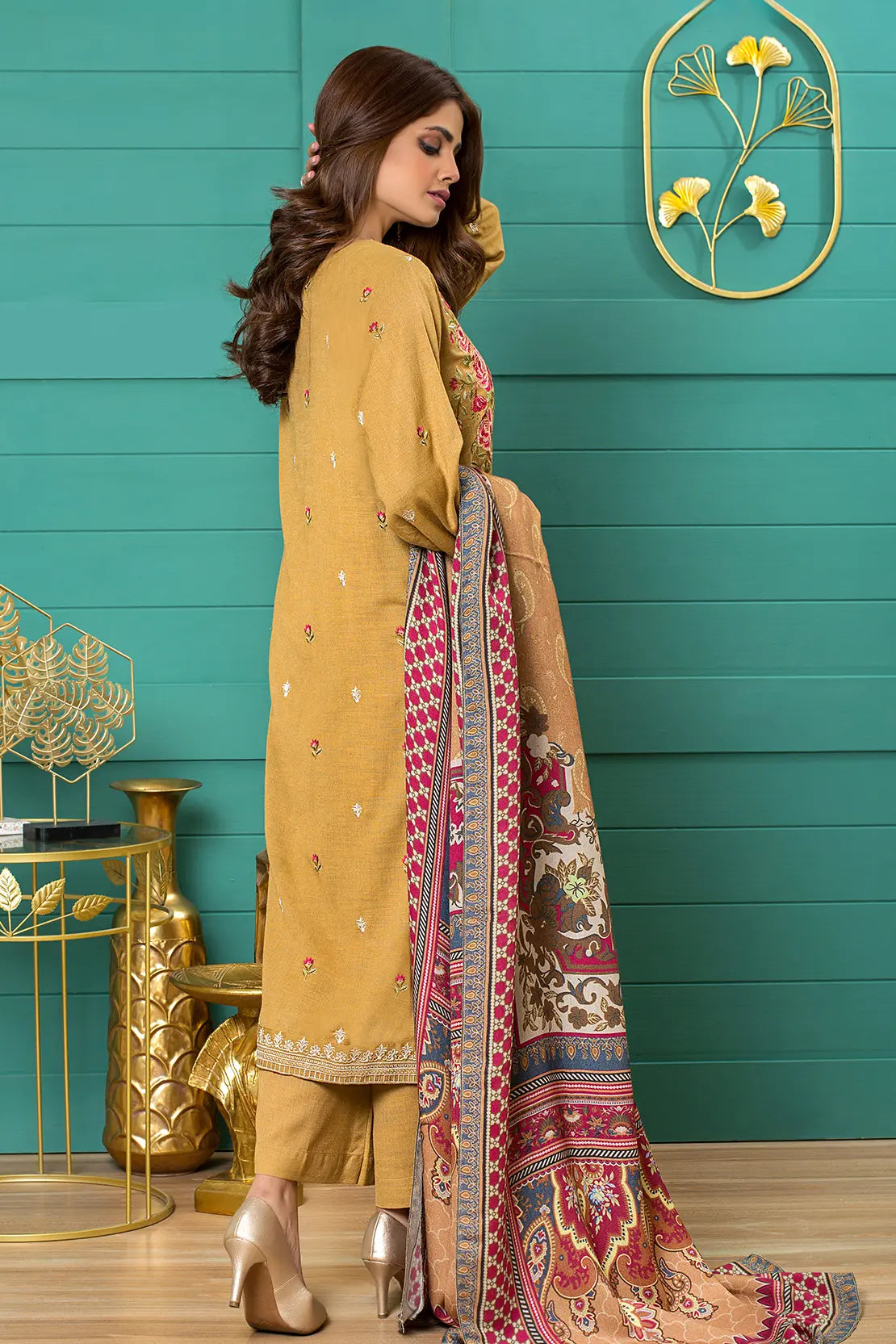 3 Piece – Luxury Embroidered Peach – 903