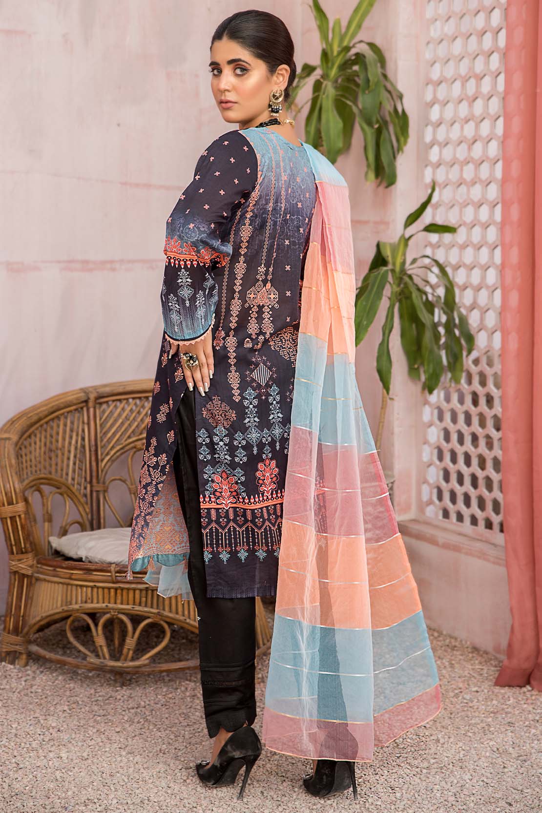 3 Piece – Embroidered Lawn -6847