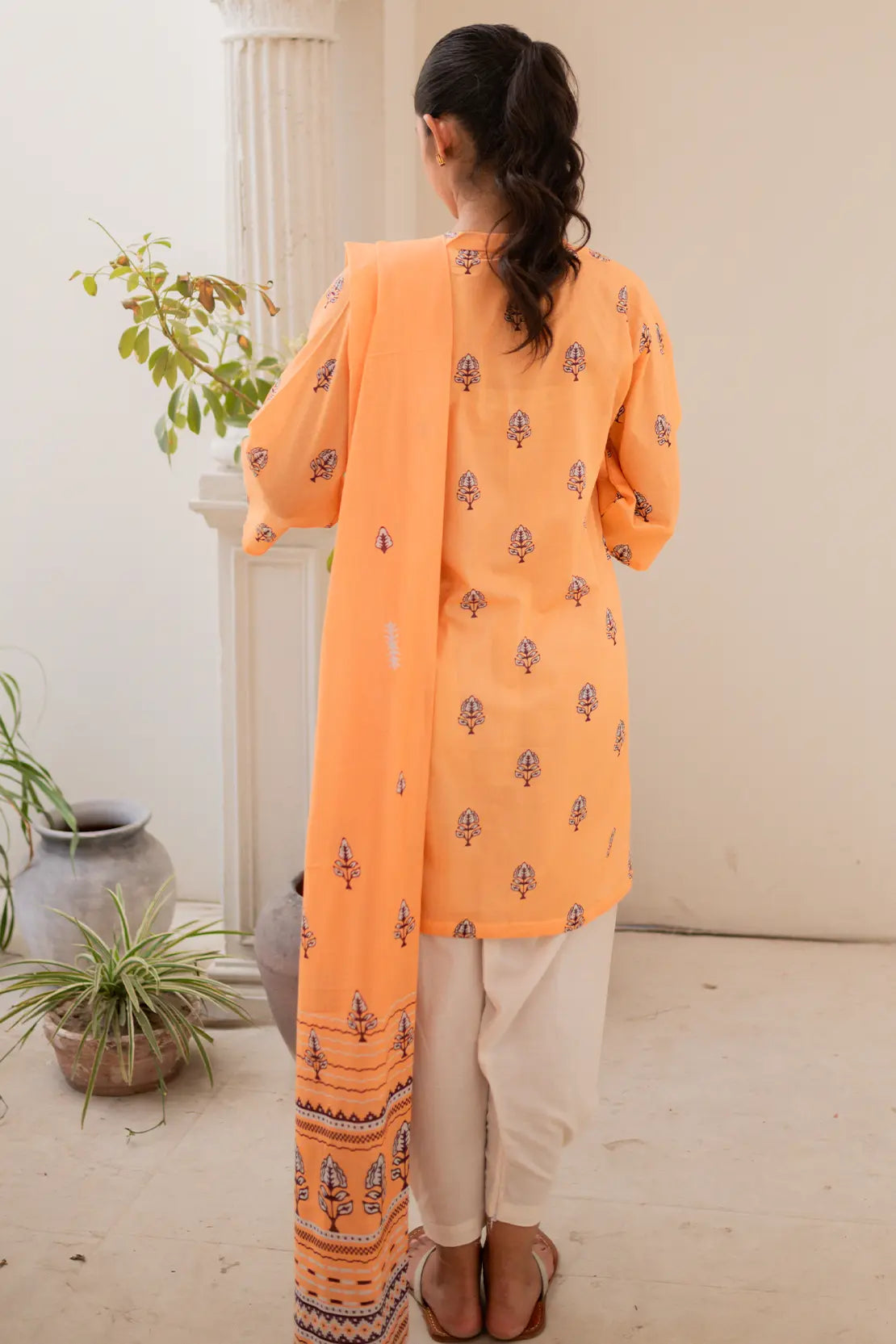 3 Piece - Embroidered Lawn - 8481