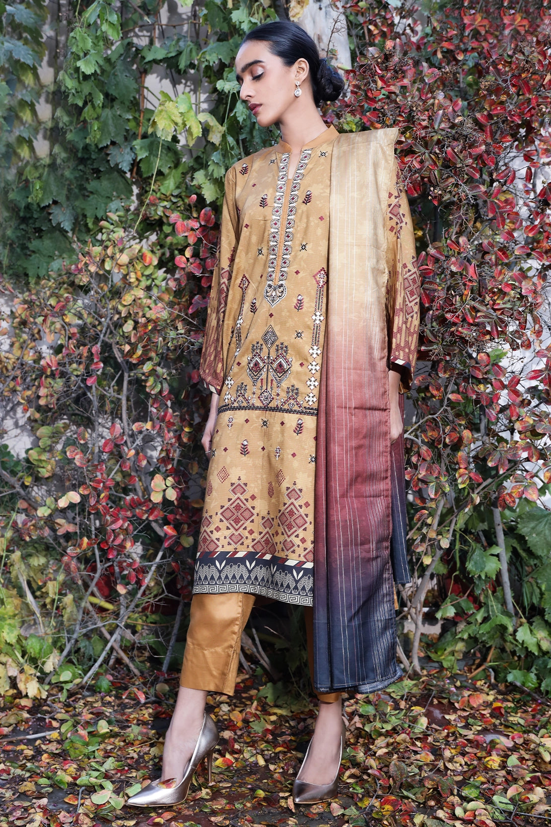 3 Piece - Premium Embroidered Linen - 0093