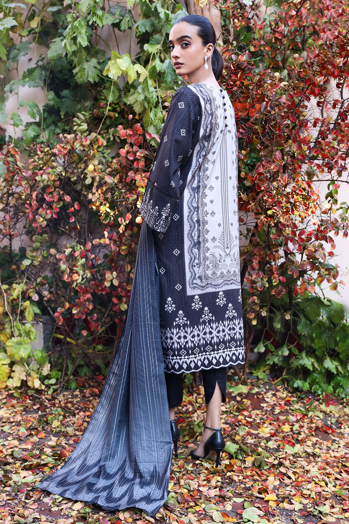 3 Piece - Premium Embroidered Linen - 0097