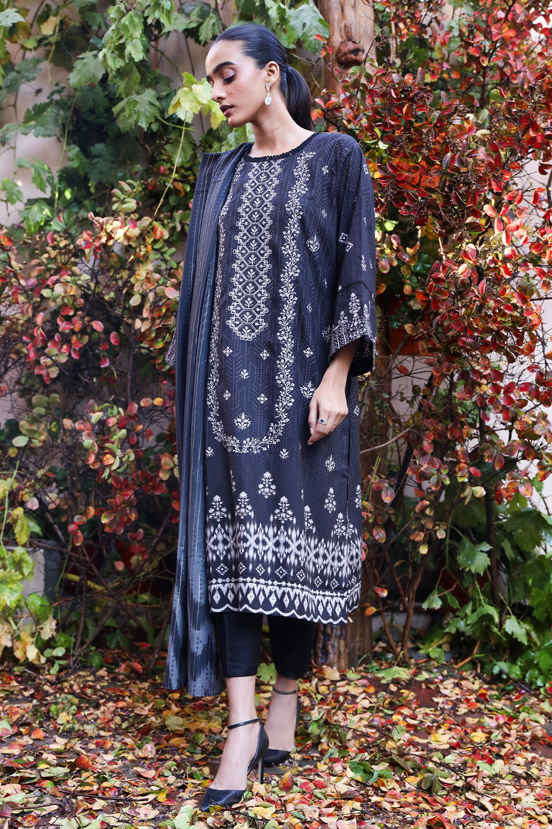 3 Piece - Premium Embroidered Linen - 0097