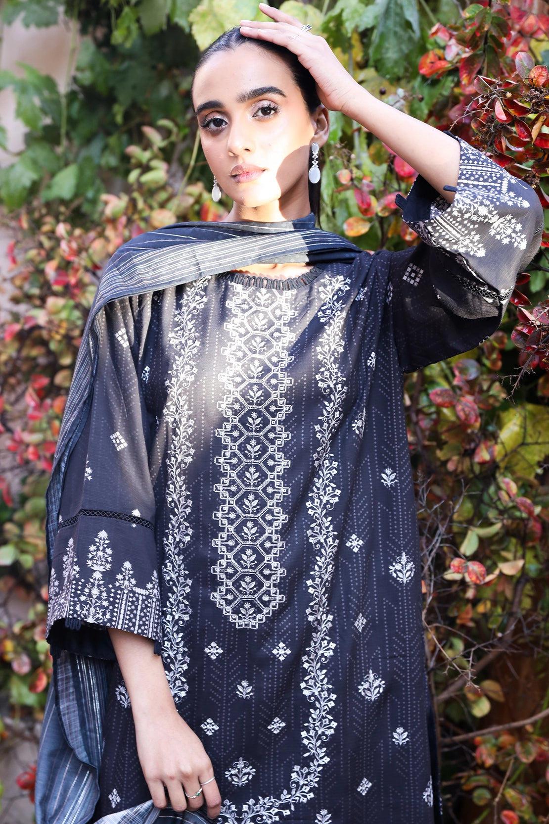 3 Piece - Premium Embroidered Linen - 0097