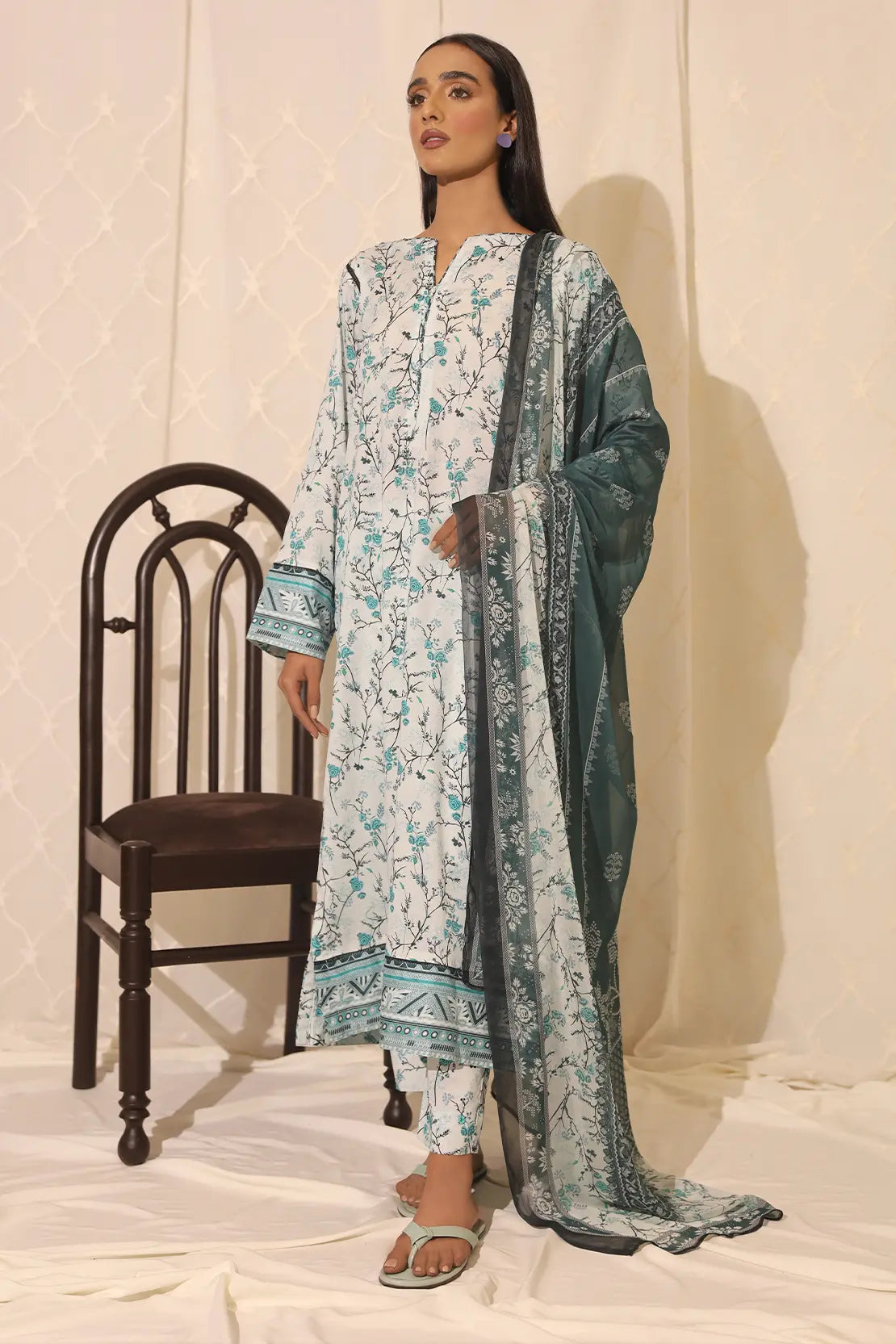 3 Piece – Premium Printed Lawn – 7761