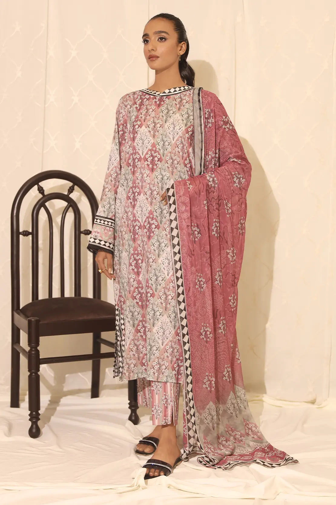 3 Piece – Premium Printed Lawn – 7770