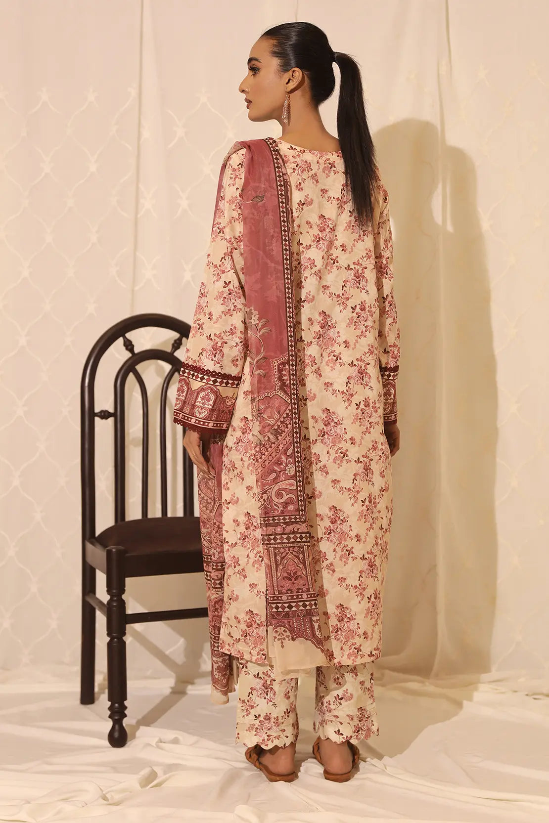 3 Piece – Premium Printed Lawn – 7763