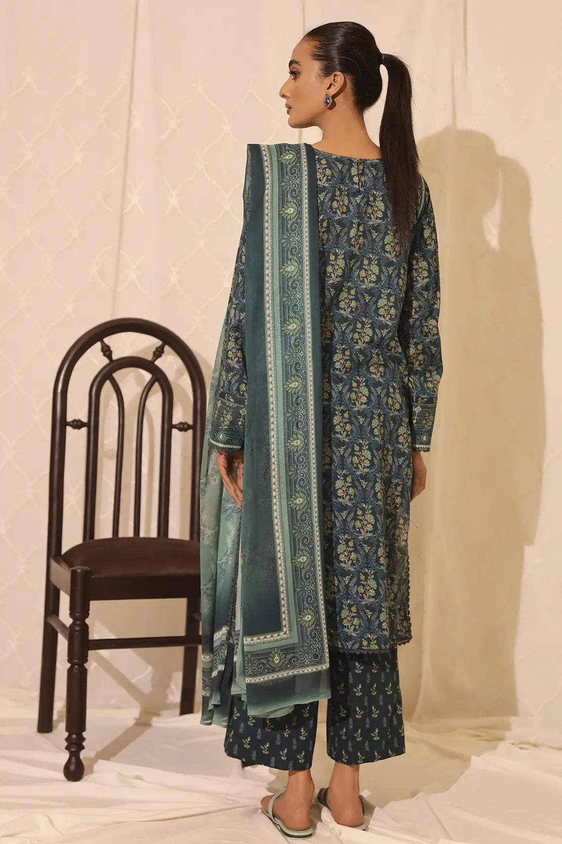 3 Piece – Premium Printed Lawn – 7768