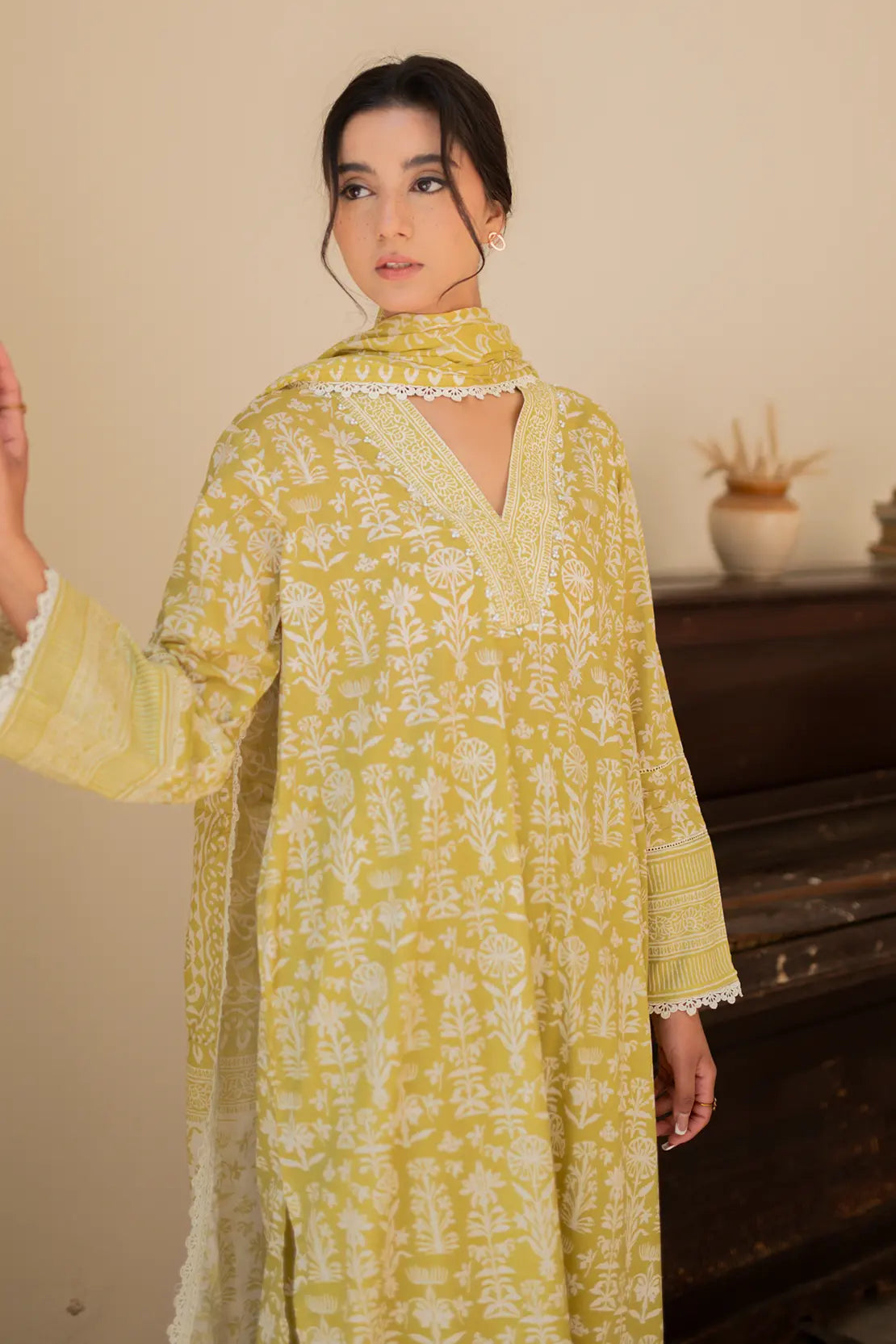 3 Piece - Digitally Printed Lawn - 8761
