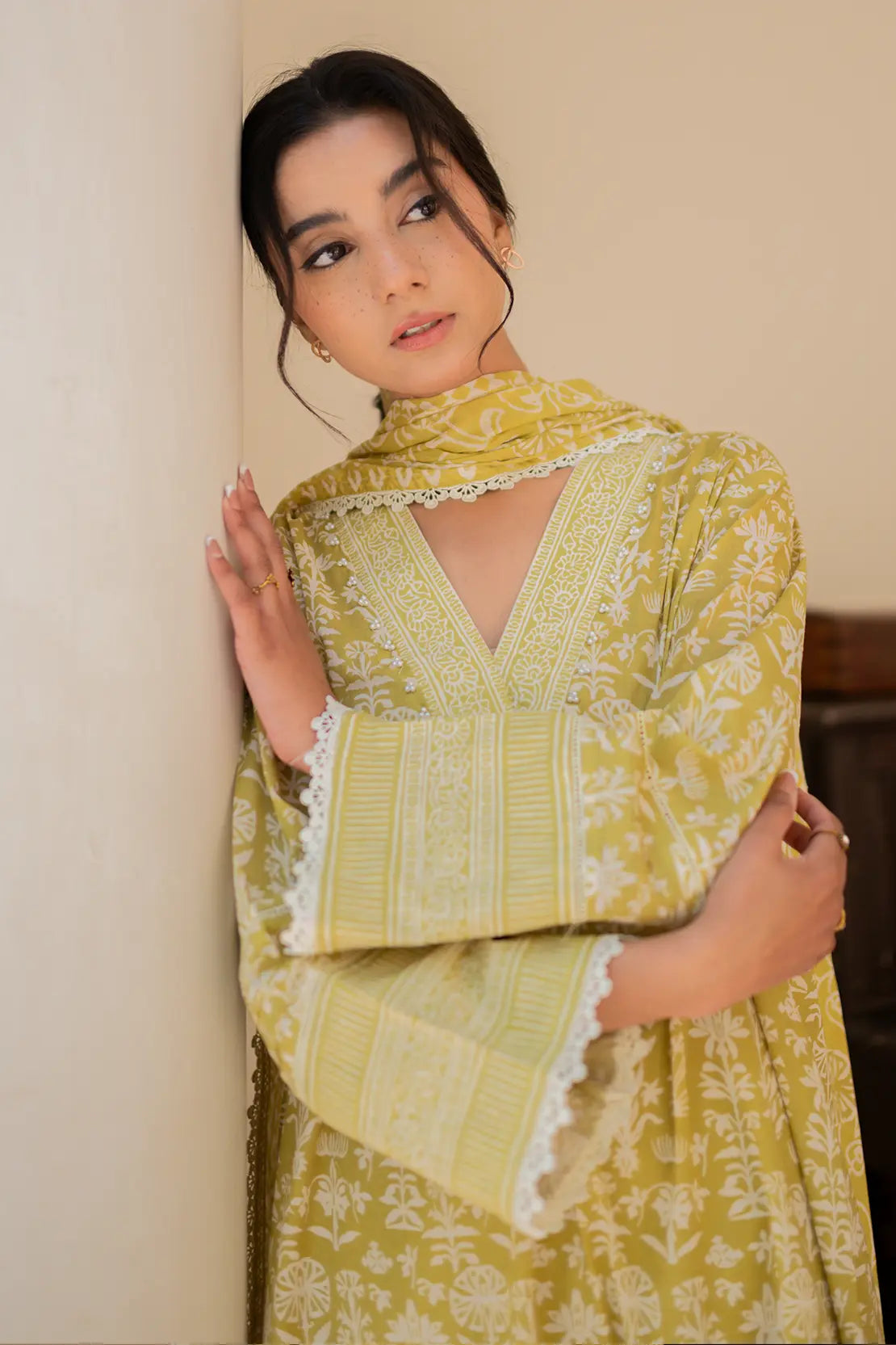 3 Piece - Digitally Printed Lawn - 8761