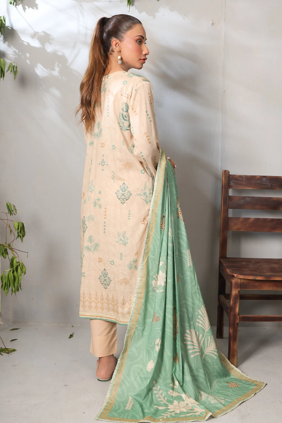 3 PIECE - PREMIUM EMBROIDERED LAWN - 9093