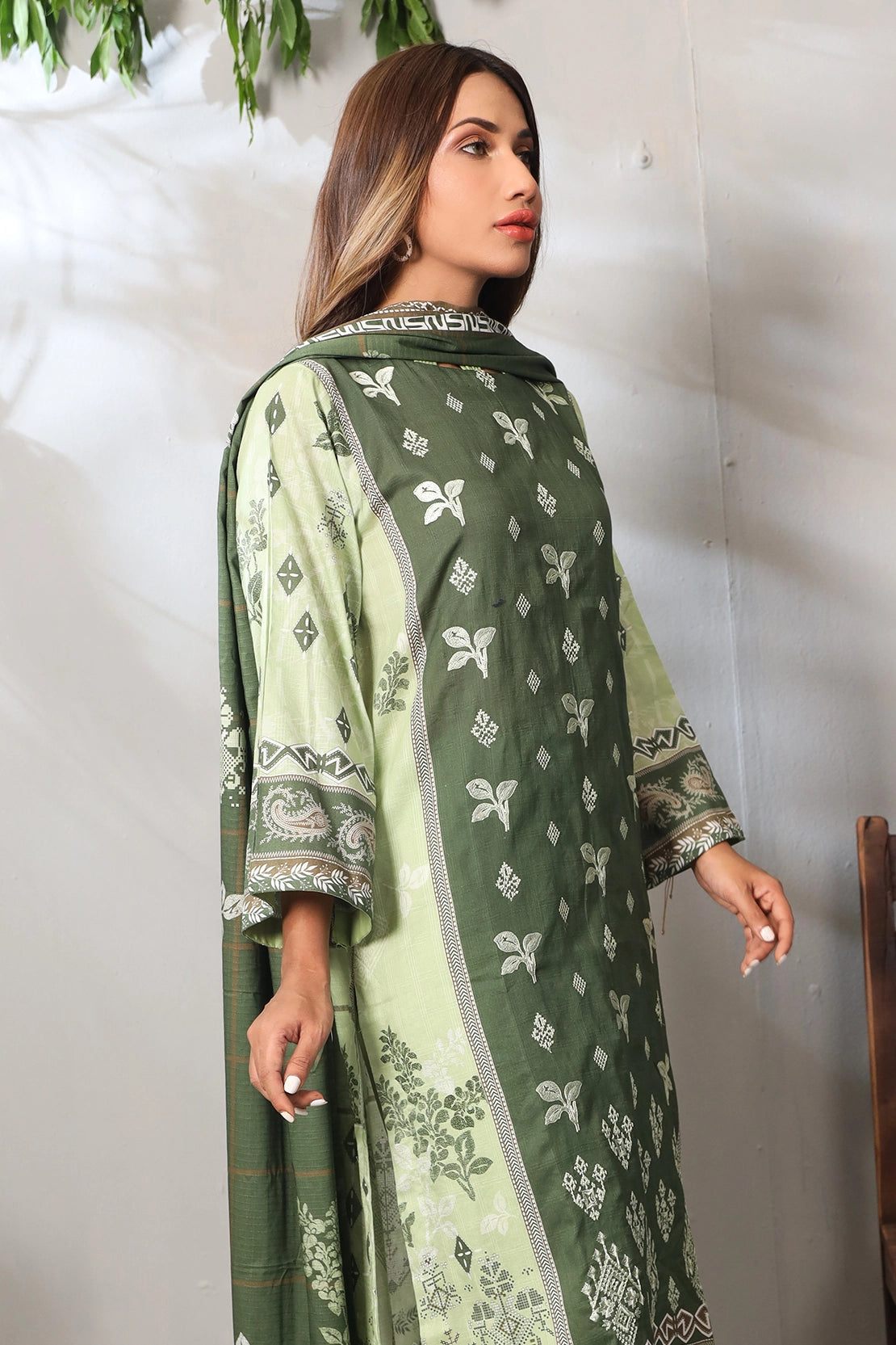 3 PIECE - PREMIUM EMBROIDERED LAWN - 9097