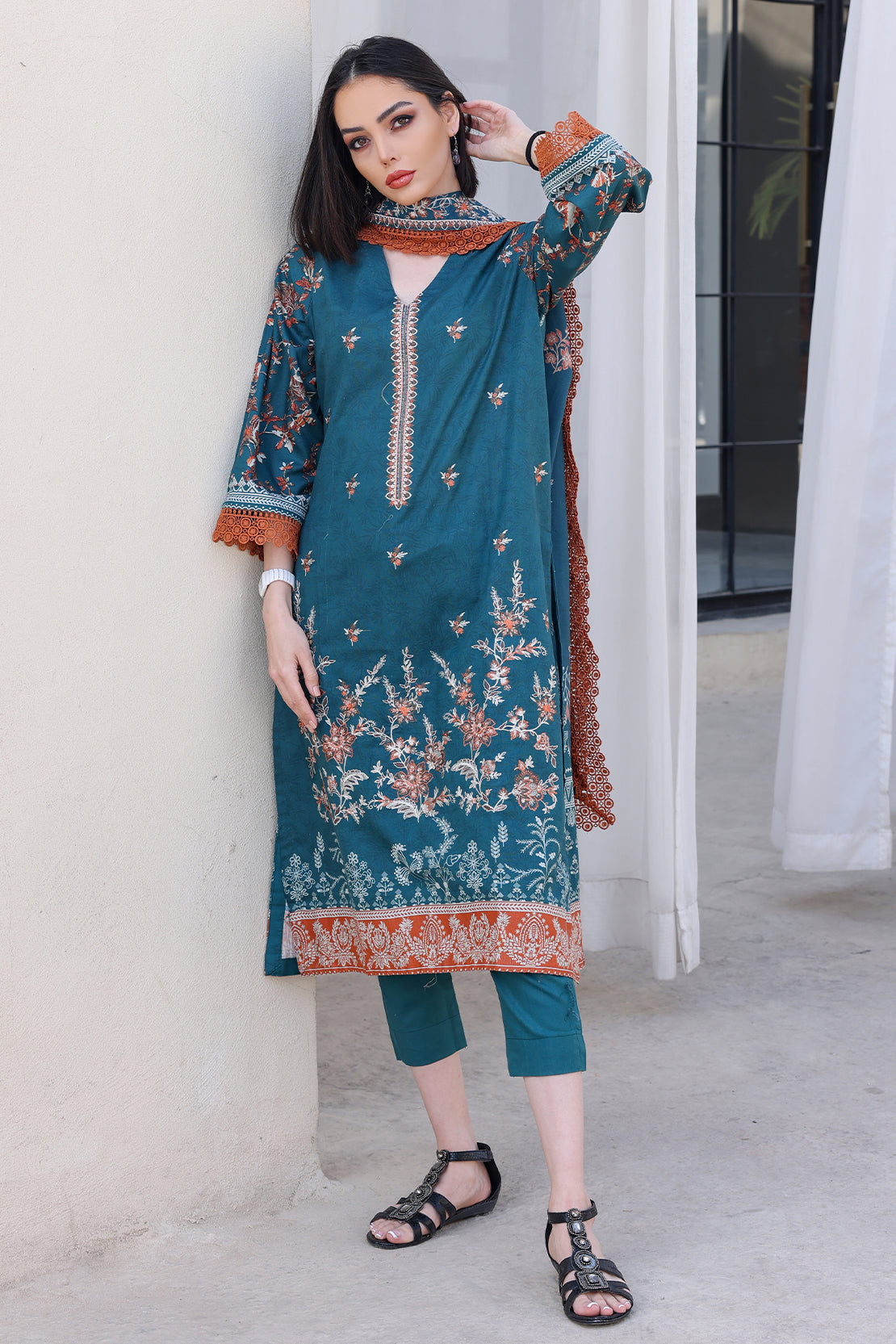 3 PIECE - PREMIUM EMBROIDERED KHADDAR - 8356