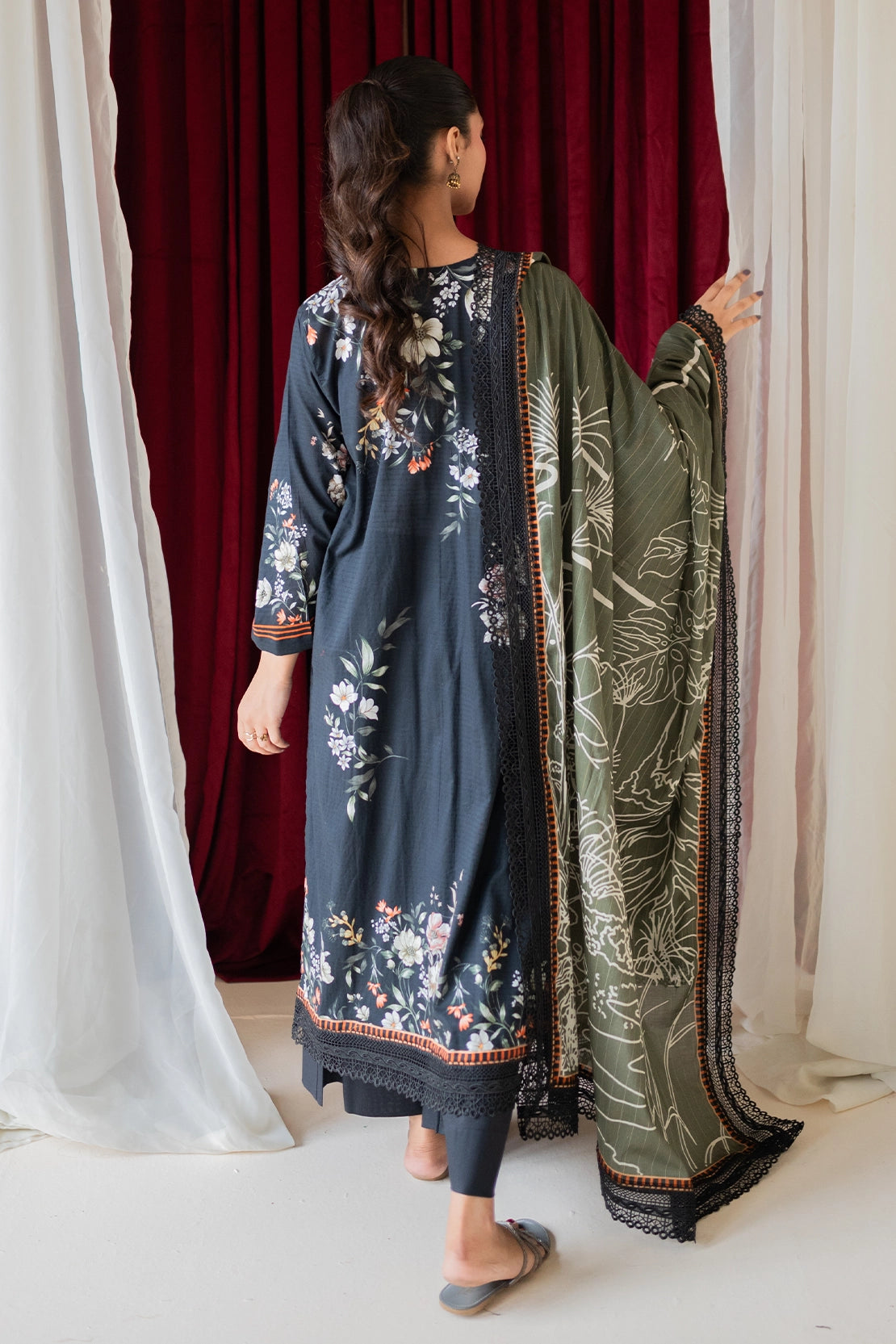 3 PIECE - DIGITALLY PRINTED LAWN - 010