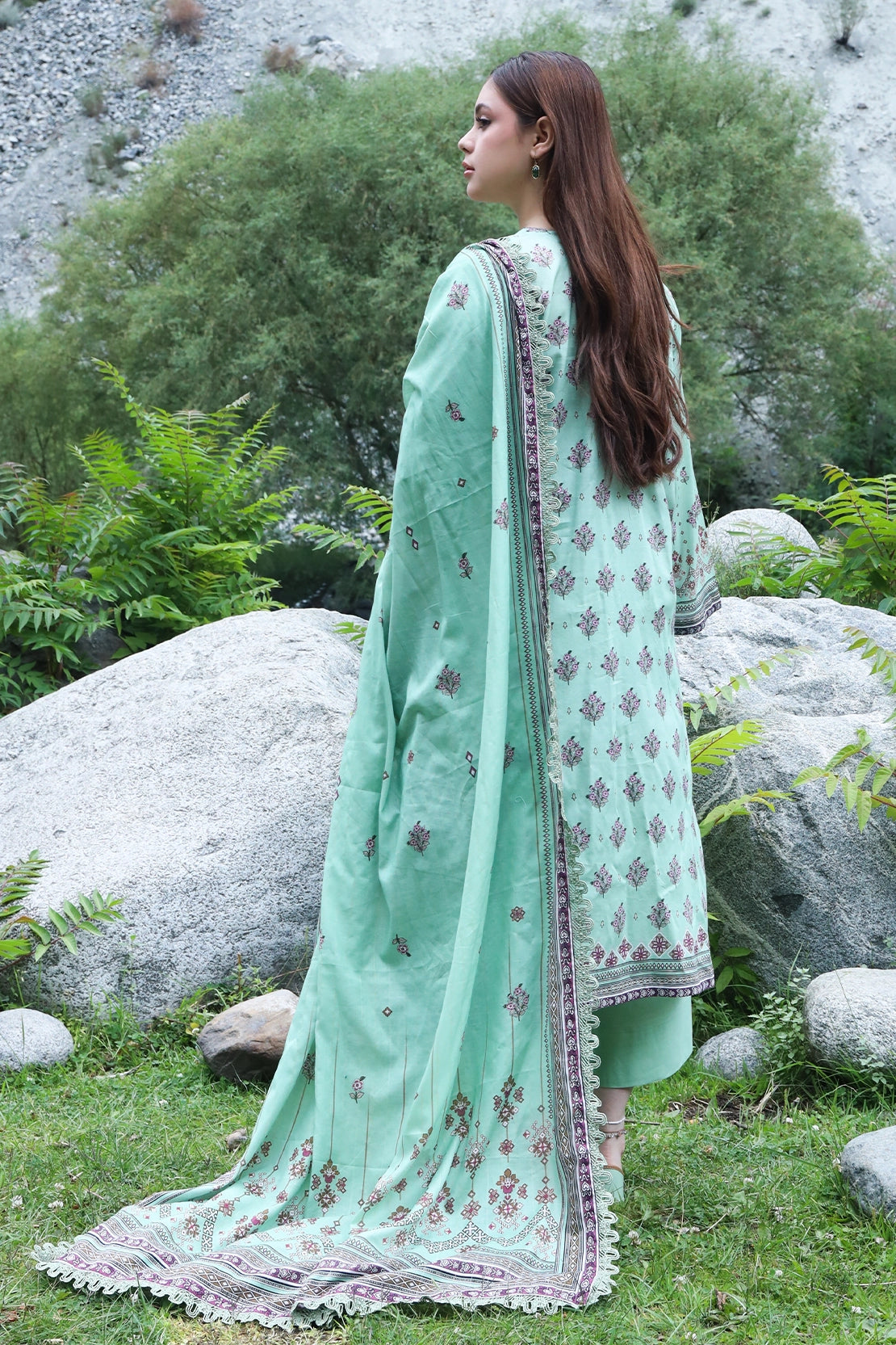 3 PIECE - EMBROIDERED LAWN - 8942