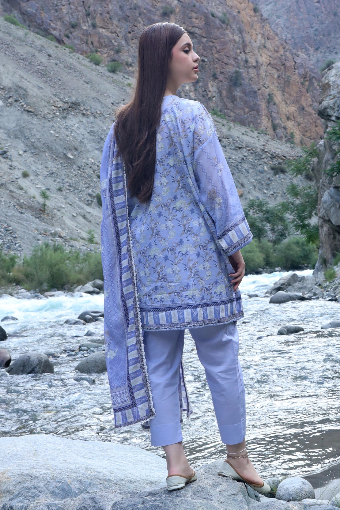 3 PIECE - EMBROIDERED LAWN - 8946