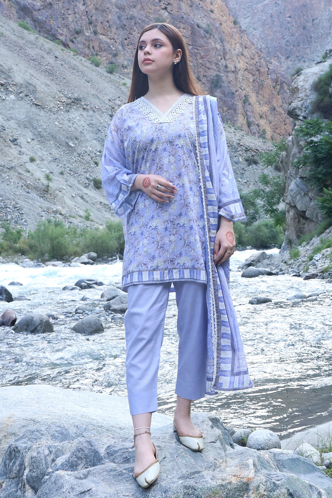 3 PIECE - EMBROIDERED LAWN - 8946