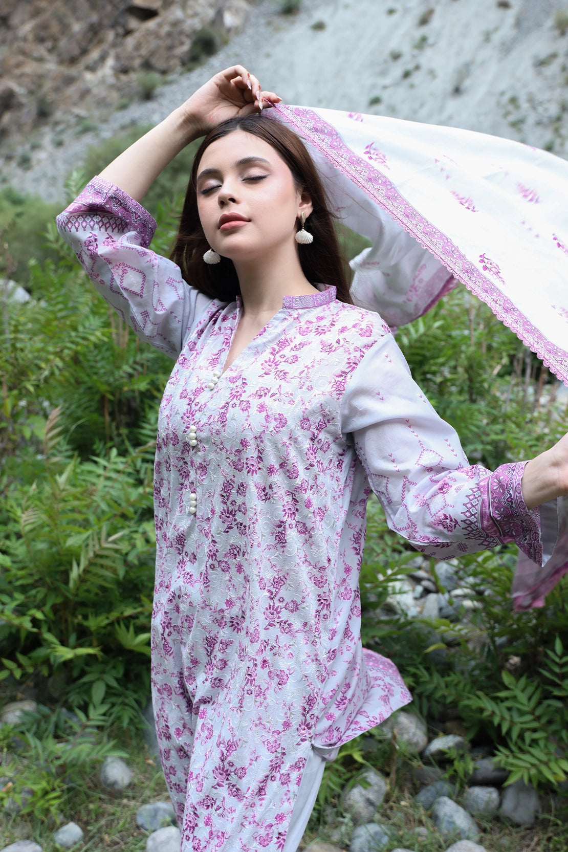 3 PIECE - EMBROIDERED LAWN - 8947