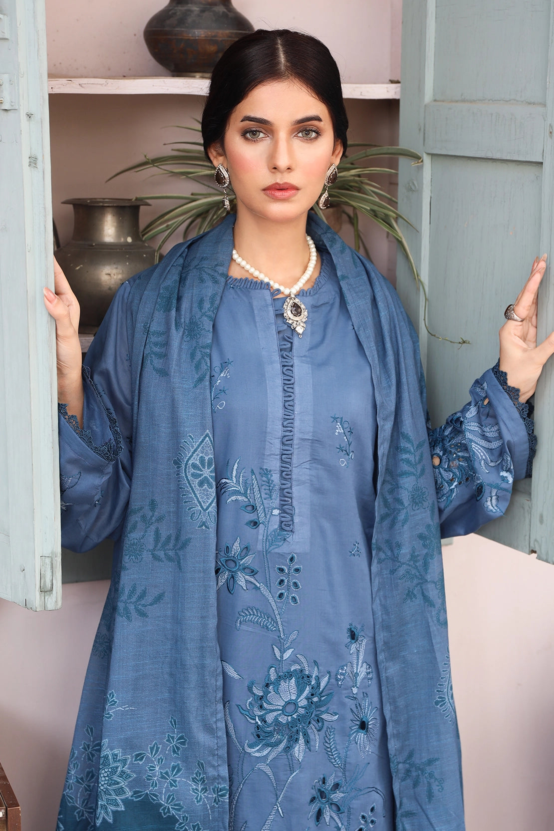 3 Piece - Premium Embroidered Lawn - 8870