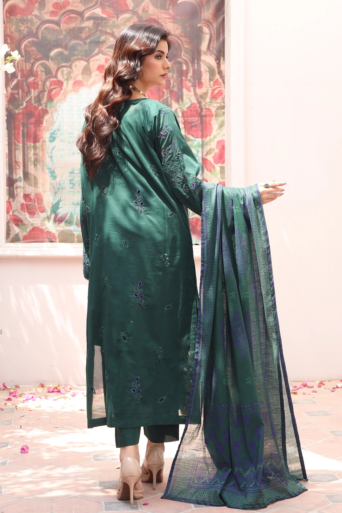 3 Piece - Premium Embroidered Lawn - 8869