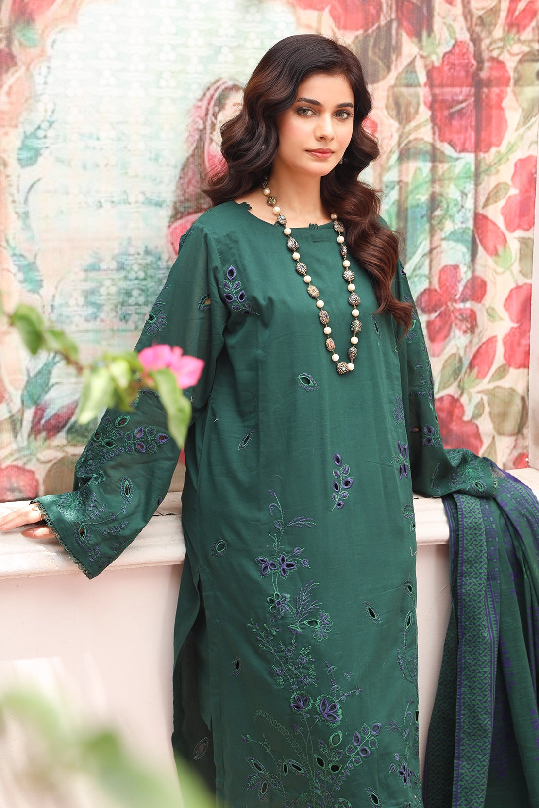 3 Piece - Premium Embroidered Lawn - 8869