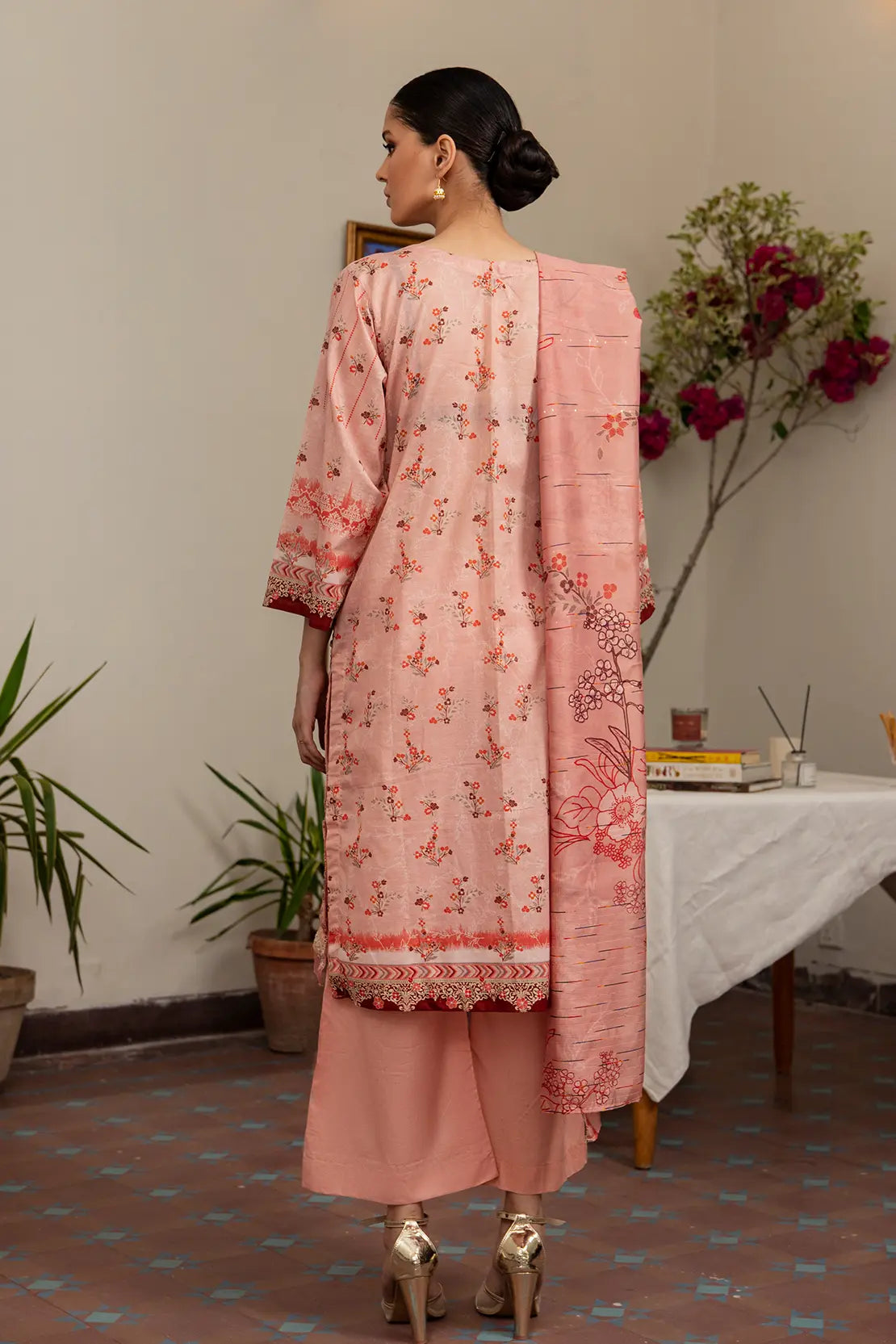 3 Piece - Embroidered Luxury Lawn - 7433