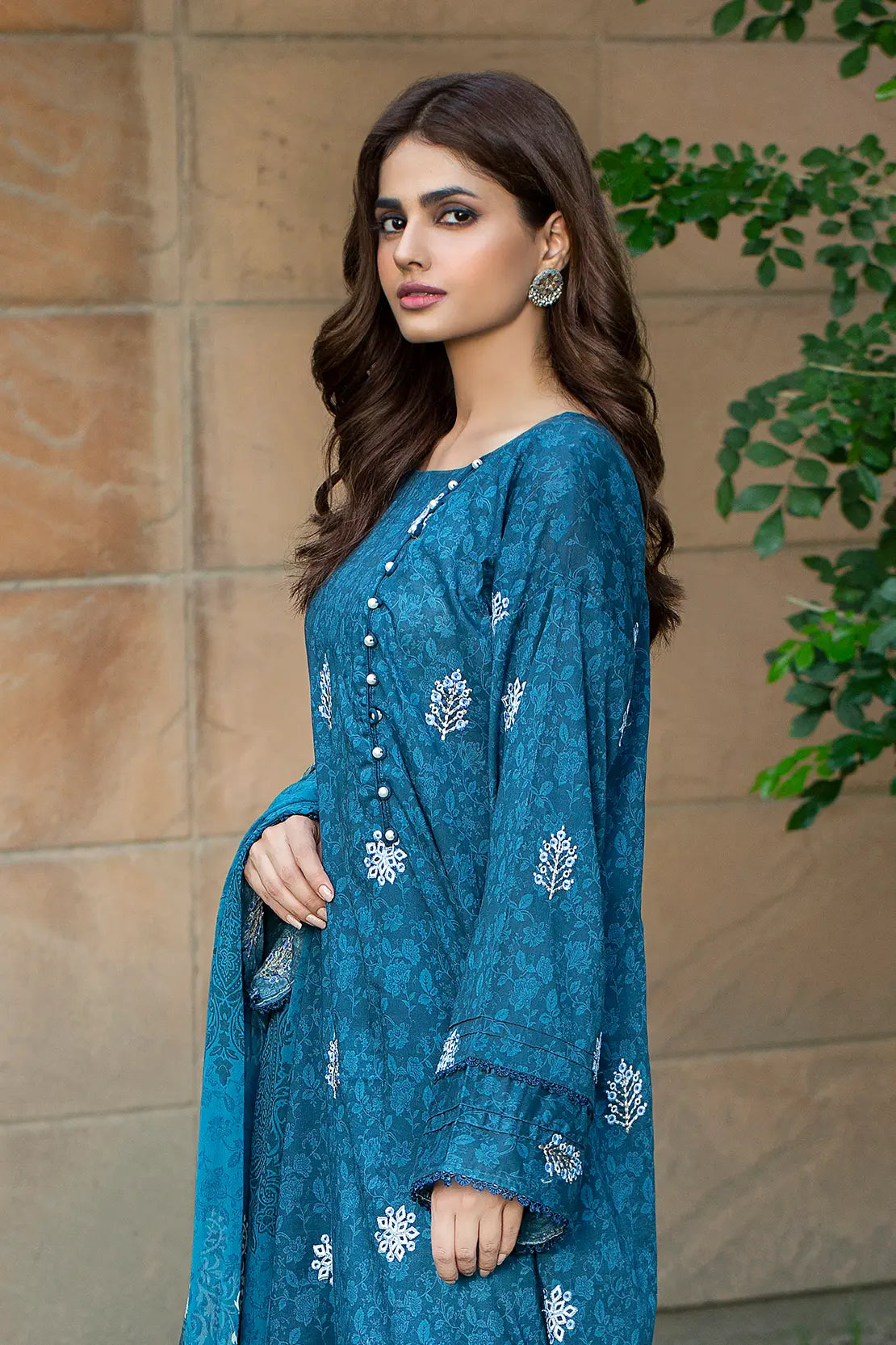 3 Piece - Embroidered Lawn - 8082