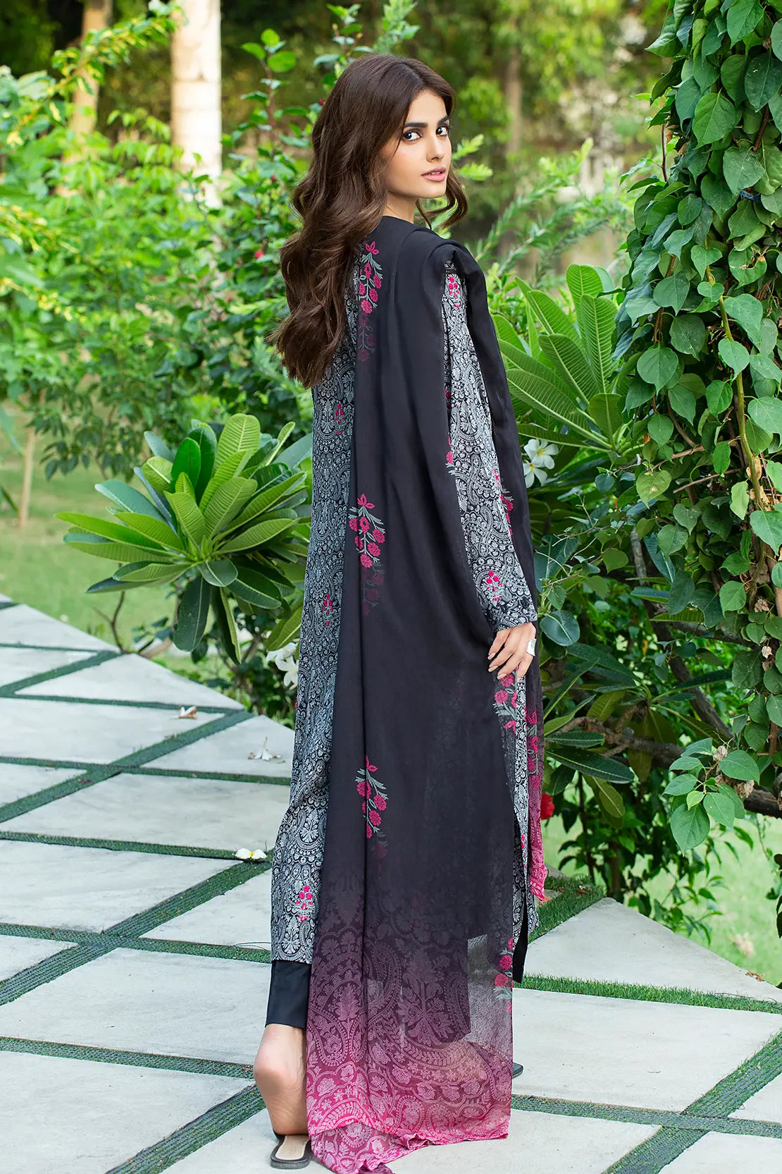 3 Piece - Embroidered Lawn - 8083