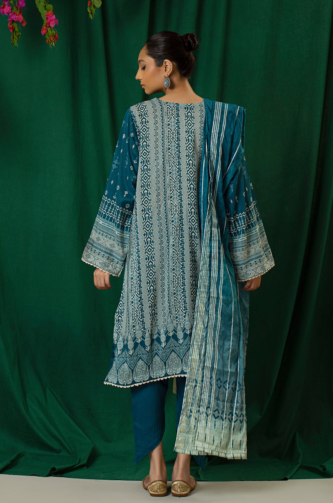 3 Piece - Embroidered - 8330