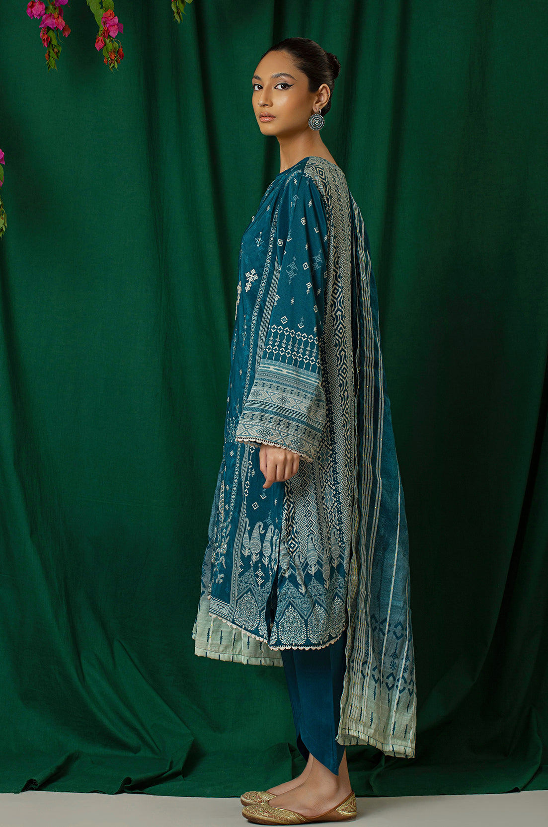 3 Piece - Embroidered - 8330