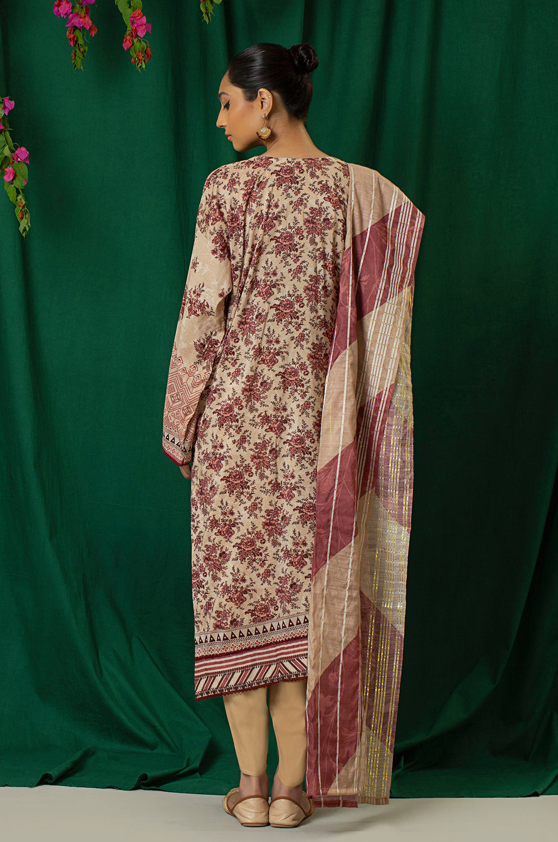 3 Piece - Embroidered - 8325