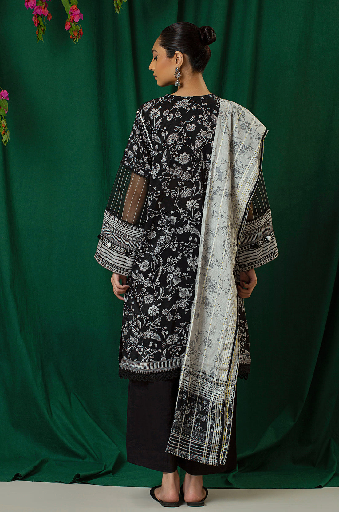 3 Piece - Embroidered - 8326