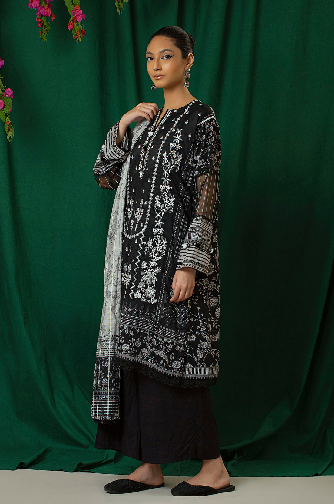 3 Piece - Embroidered - 8326