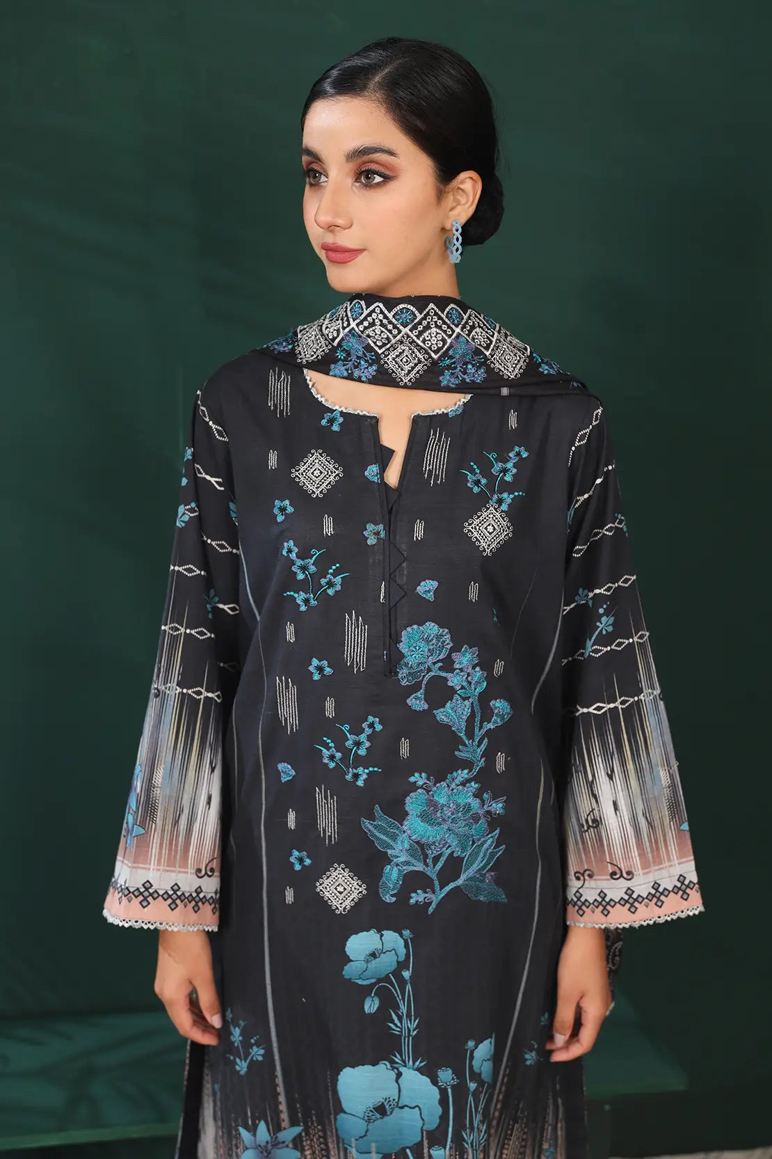 3 Piece - Premium Embroidered Khaddar - 8384