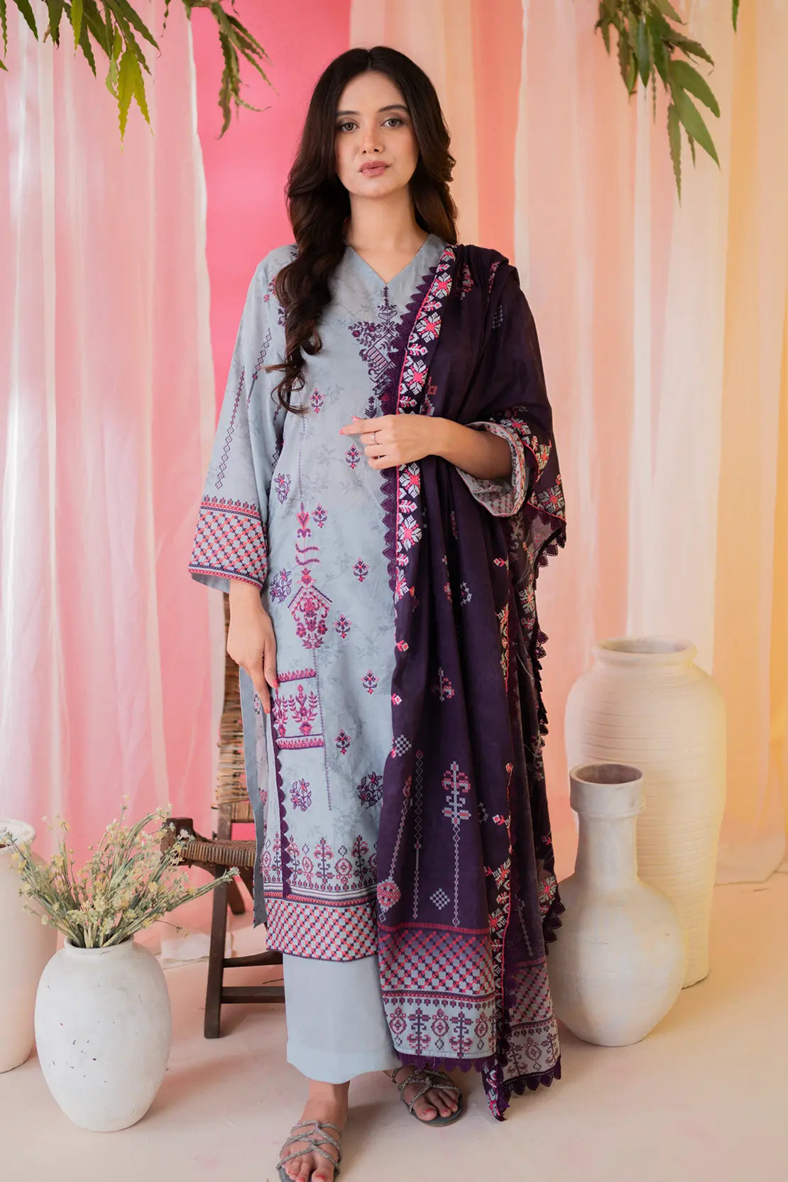 3 Piece - Embroidered Lawn - 8690