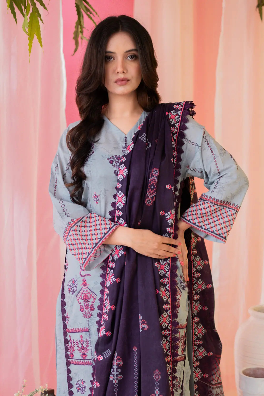 3 Piece - Embroidered Lawn - 8690
