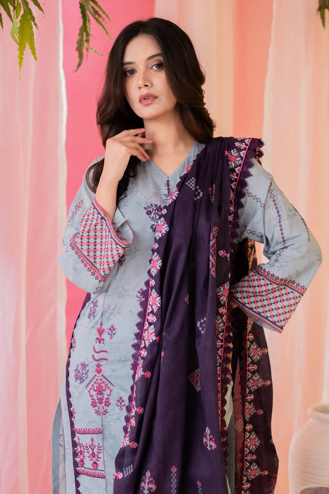 3 Piece - Embroidered Lawn - 8690