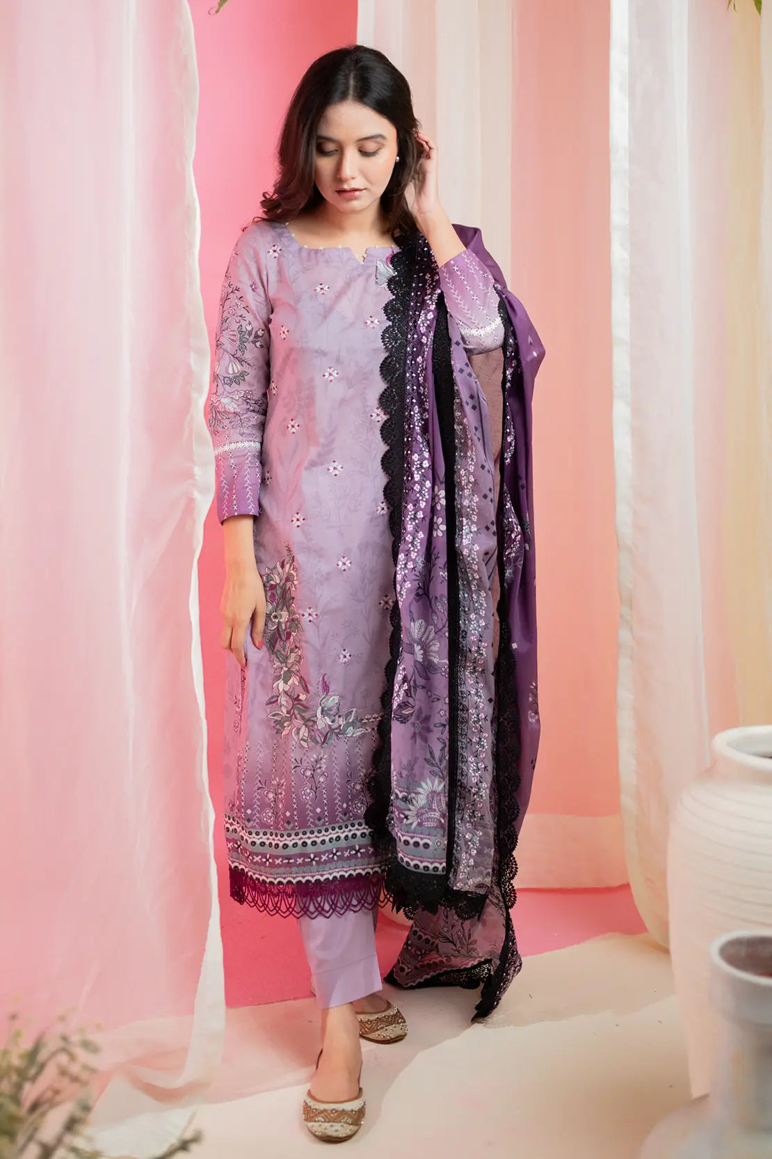 3 Piece - Embroidered Lawn - 8683