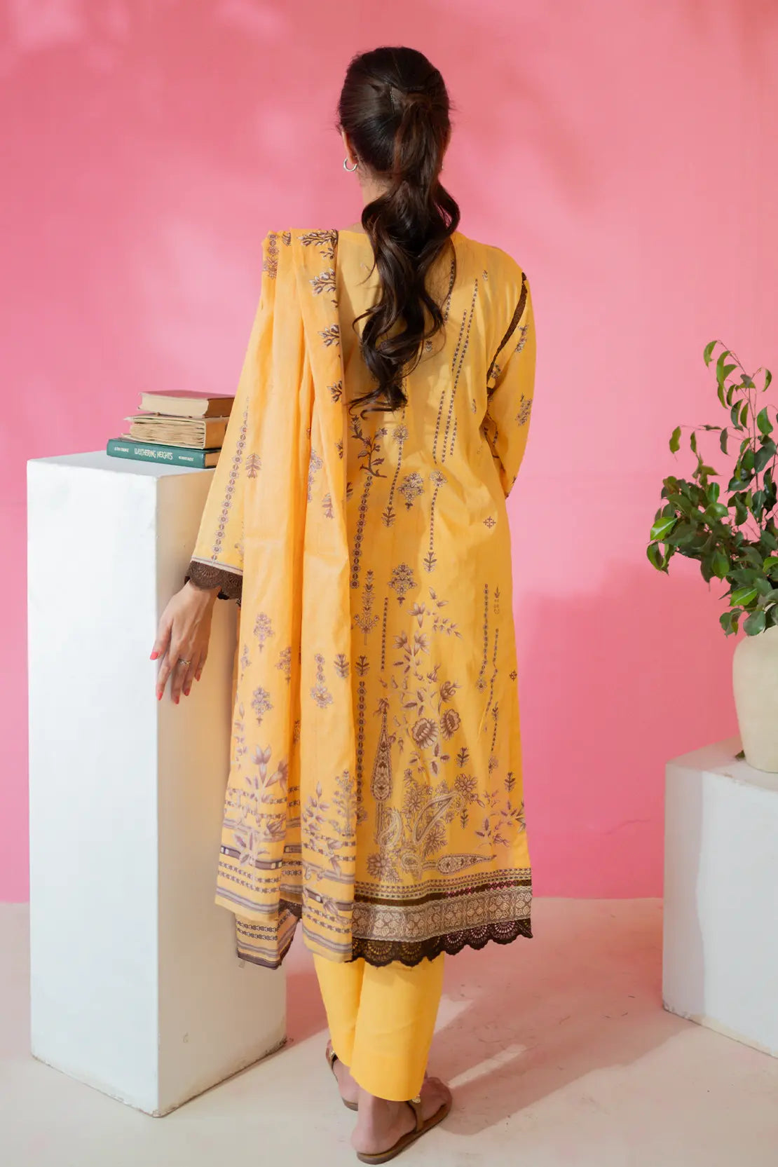 3 Piece - Embroidered Lawn - 8686