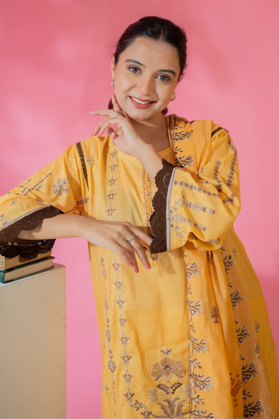 3 Piece - Embroidered Lawn - 8686