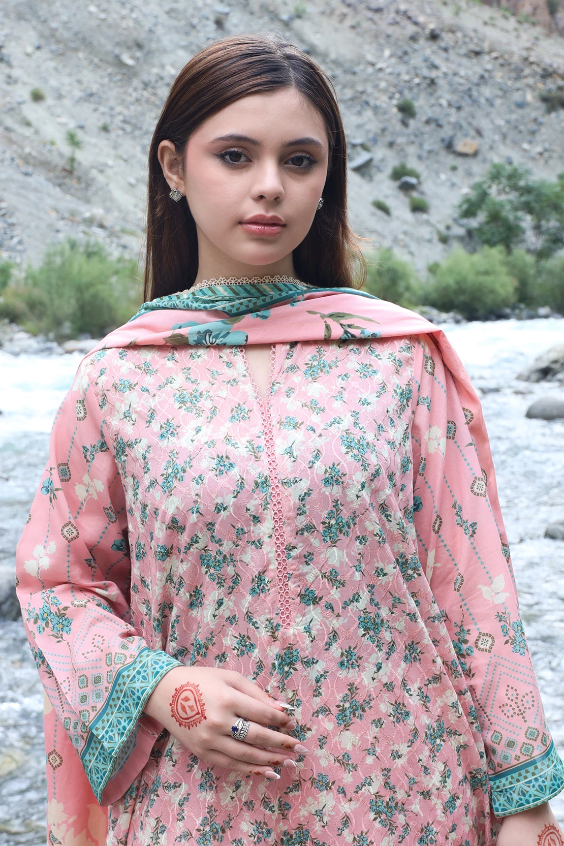 3 PIECE - EMBROIDERED LAWN - 8950