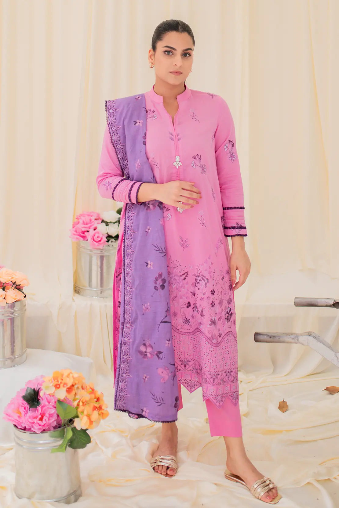 3 Piece - Embroidered Lawn - 8670