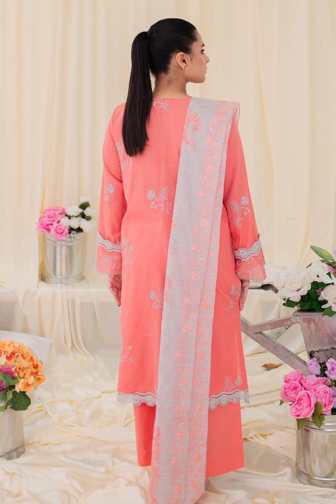 3 Piece - Embroidered Lawn - 8663