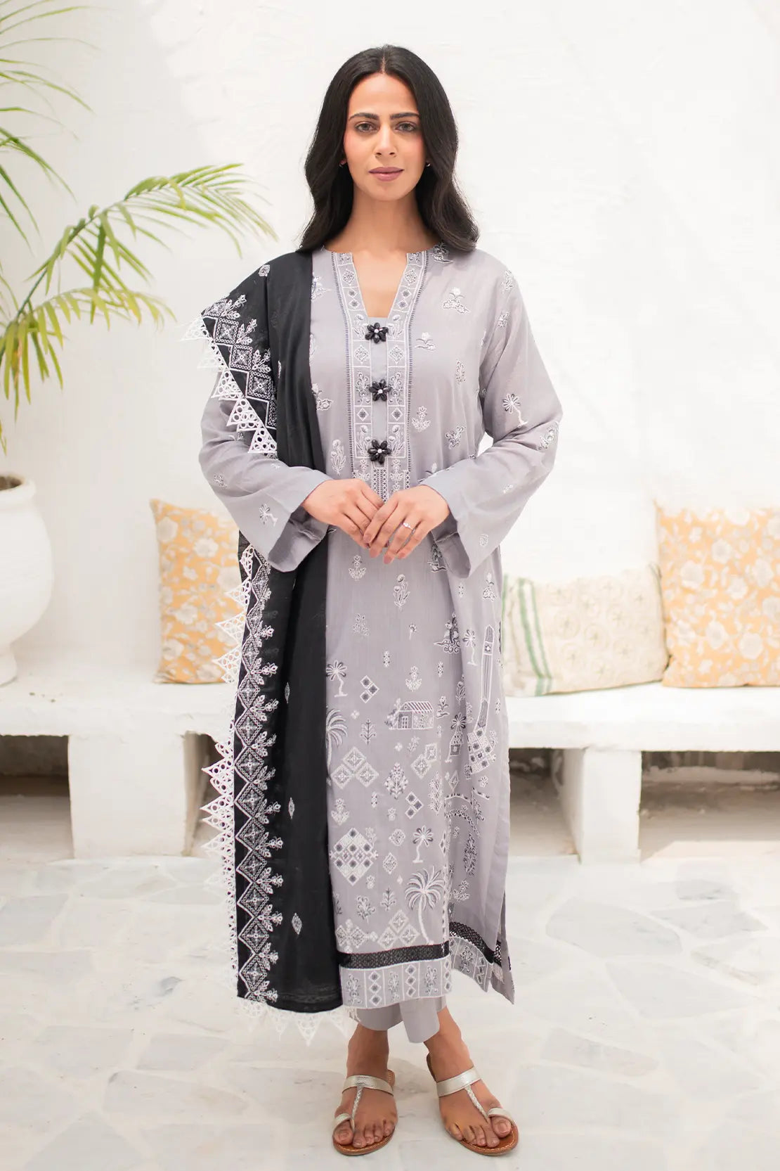3 Piece - Embroidered Lawn - 8164