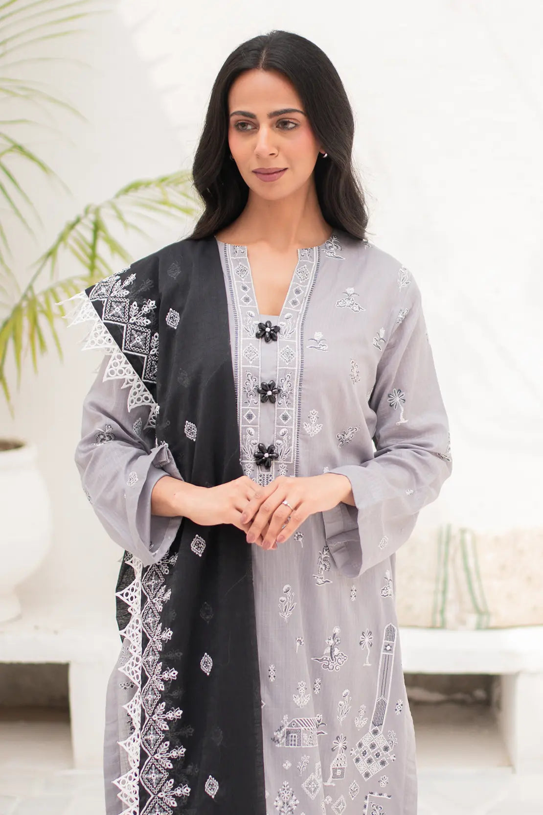 3 Piece - Embroidered Lawn - 8164
