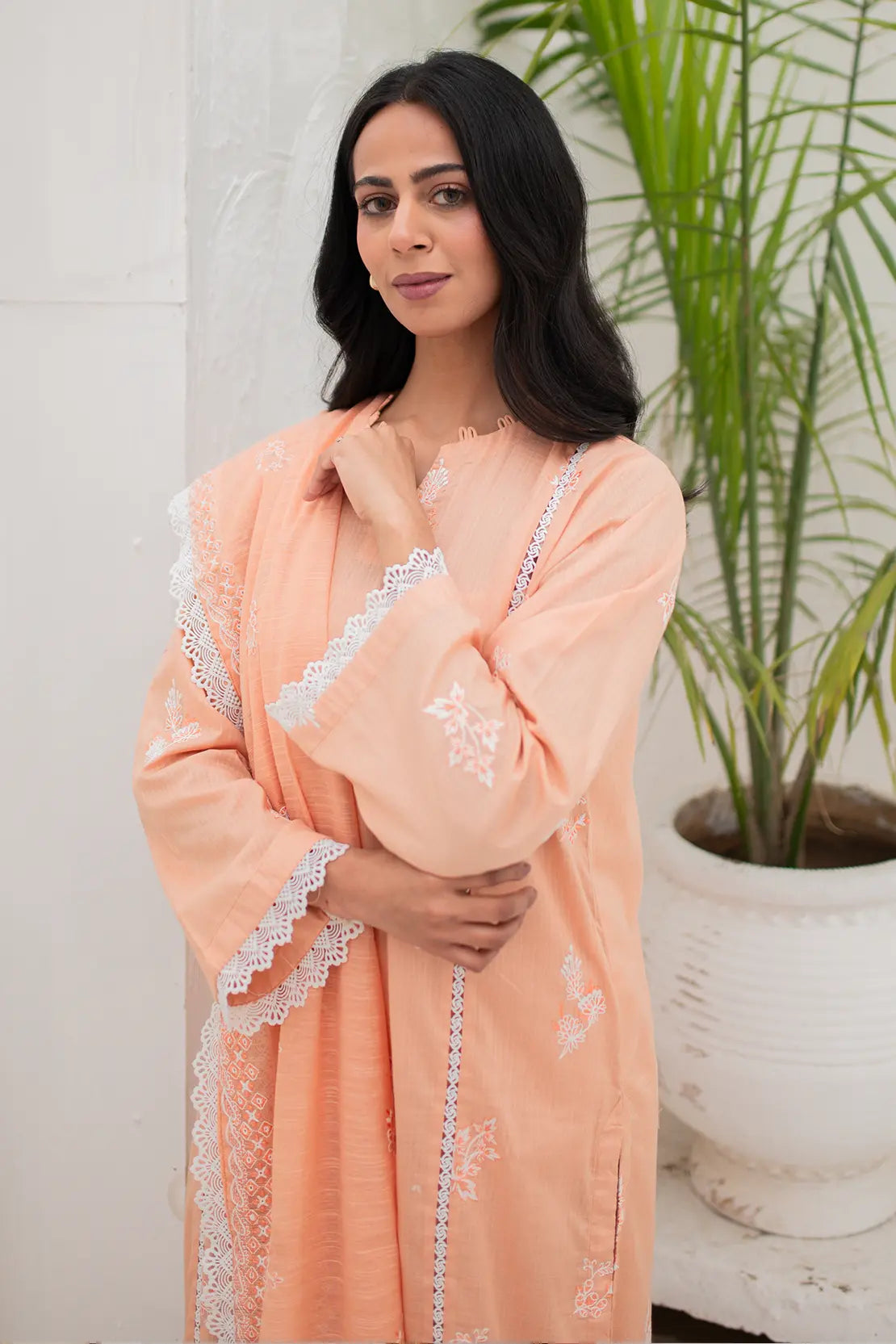 3 Piece - Embroidered Lawn - 8168