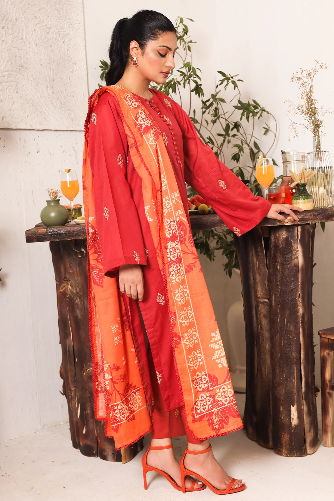 3 PIECE - PREMIUM EMBROIDERED LAWN - 8712