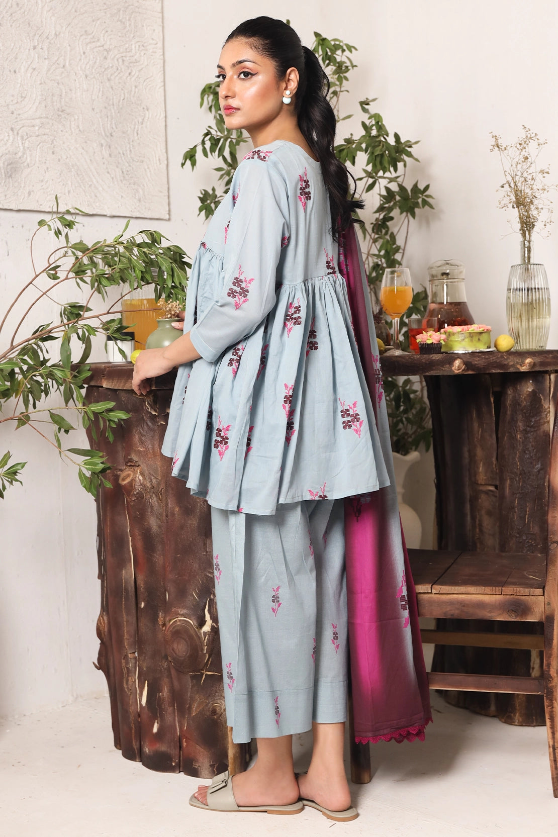 3 PIECE - PREMIUM EMBROIDERED LAWN - 8719