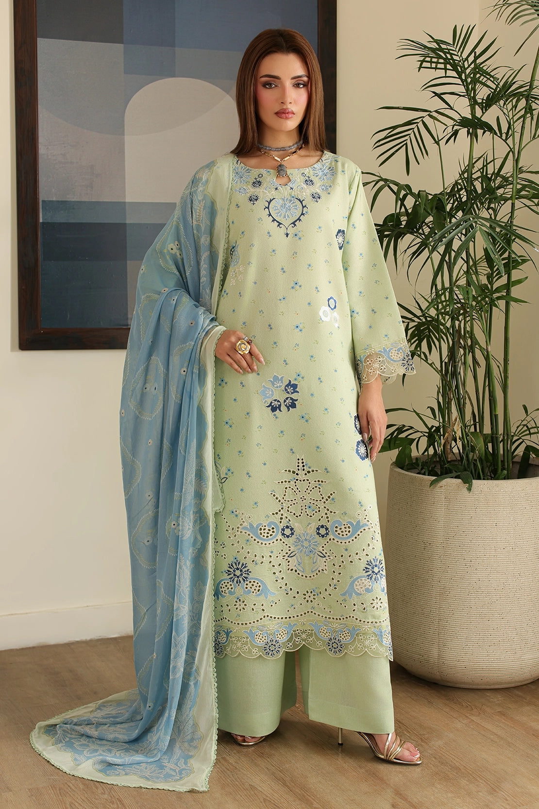 3 Piece - Embroidered Lawn Karandi  - 3914